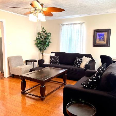3 Bed 2 Bath House, Quiet & Downtown Smart Tvs In All Rooms, Whole House To Yourself Havelock Dış mekan fotoğraf