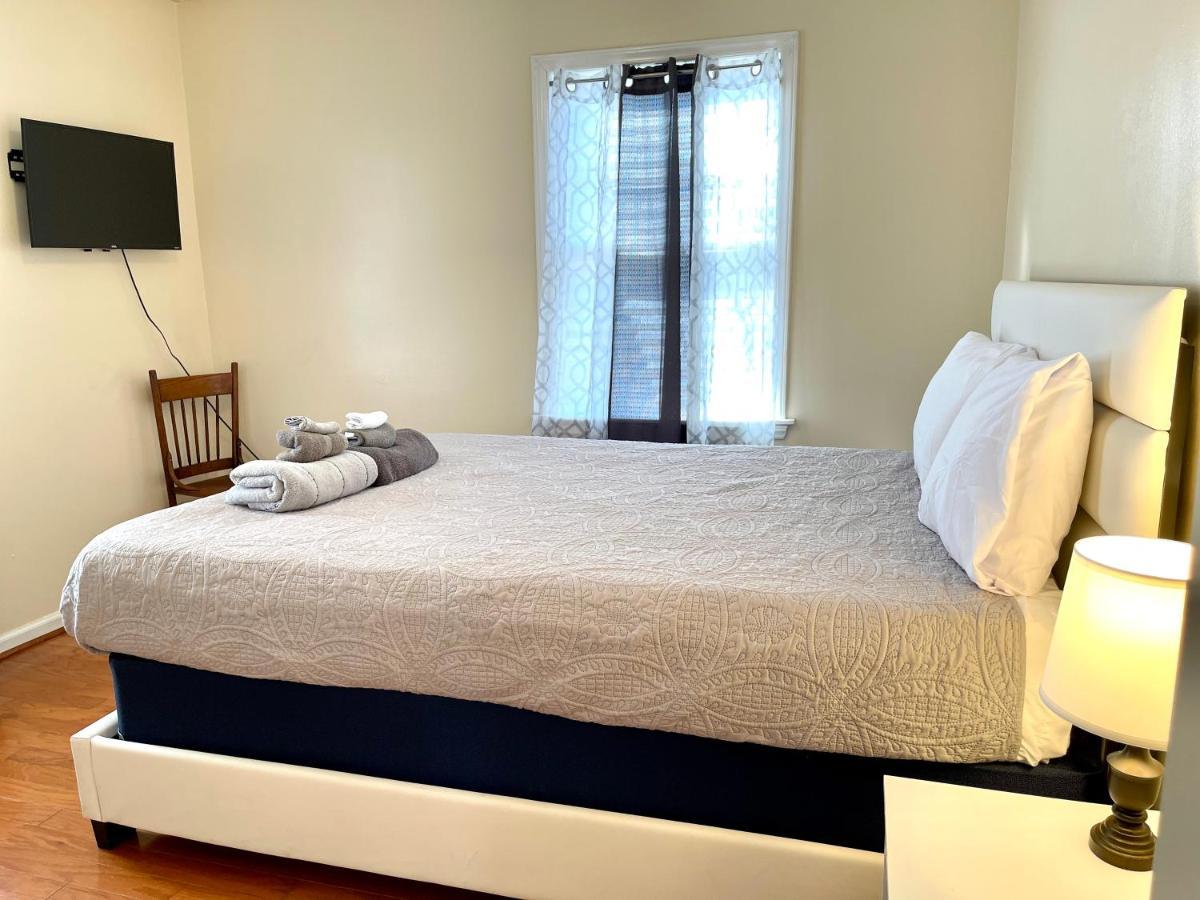 3 Bed 2 Bath House, Quiet & Downtown Smart Tvs In All Rooms, Whole House To Yourself Havelock Dış mekan fotoğraf
